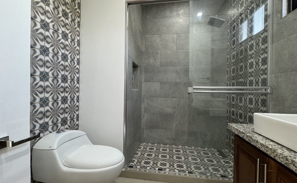 3 BEDROOM HOME IN CENTRAL UVITA